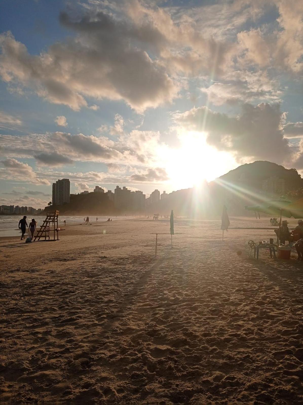 Apartamento Com Estacionamento, Wi-Fi, Ar Condicionado A 300 Metros Da Praia Da Enseada No Guaruja. Екстериор снимка